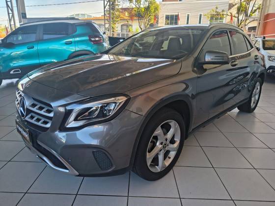 MERCEDES-BENZ GLA 200 1.6 CGI FLEX ADVANCE 7G-DCT